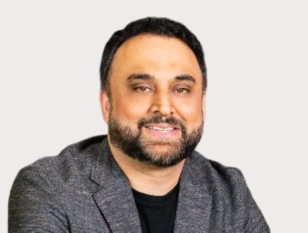 Headshot of Zia Mansoor - Board Director